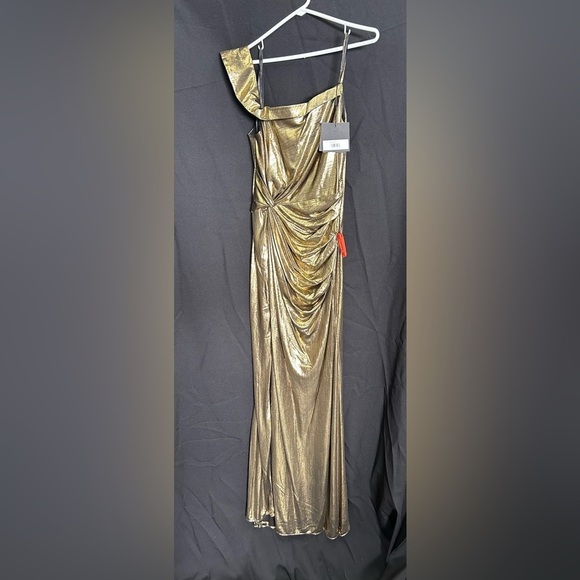 Mac Duggal 26728 NWT METALLIC OFF THE SHOULDER GOWN - Picture 4 of 6